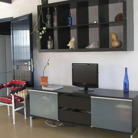 La Caleta Sleeps 5 Wifi Appartement *