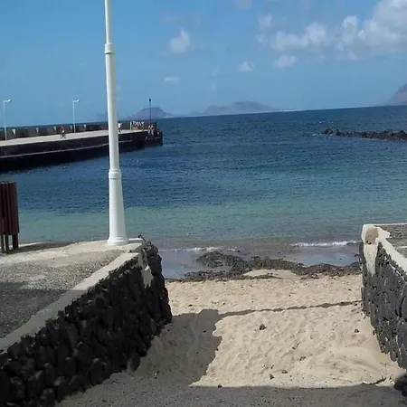 Appartement La Caleta Sleeps 5 Wifi Famara