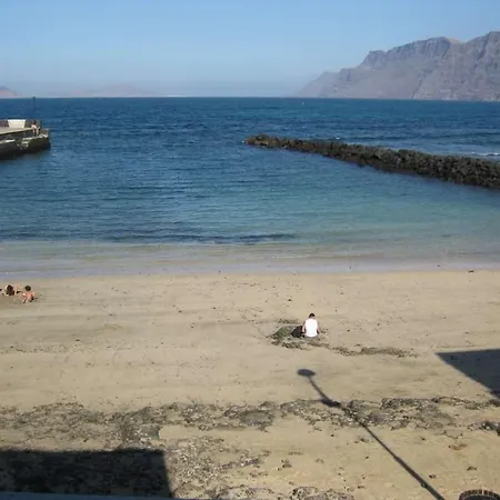 La Caleta Sleeps 5 Wifi * Famara