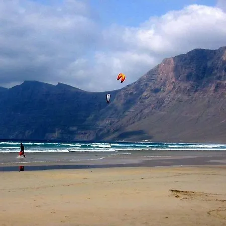 Appartement La Caleta Sleeps 5 Wifi