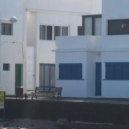 Appartement La Caleta Sleeps 5 Wifi Famara