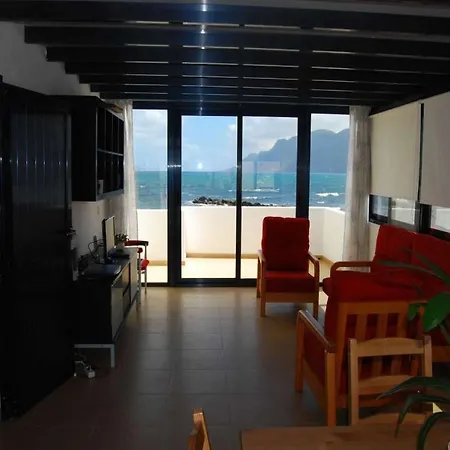 La Caleta Sleeps 5 Wifi Appartement